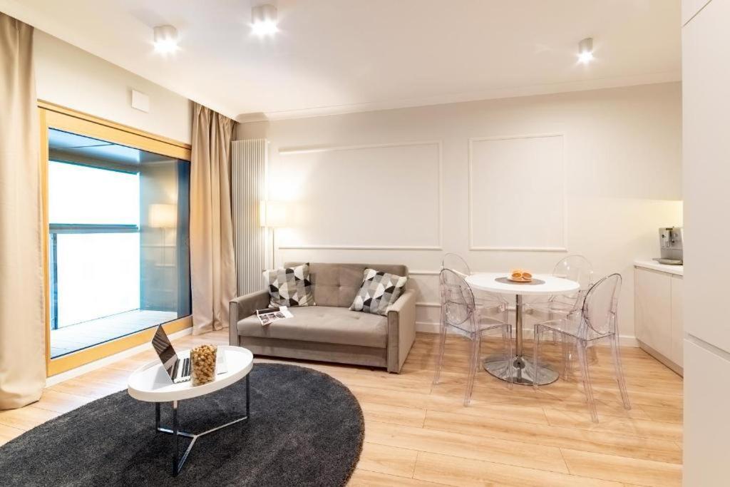 Mennica Residence Luxury Location Warszawa Exteriör bild